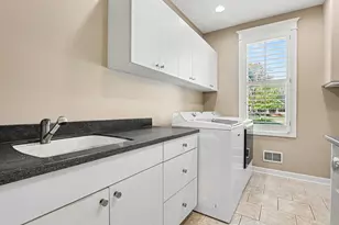 1670 Flowers Crossing Dr NE, Grand Rapids, MI 49525 - Photo 20