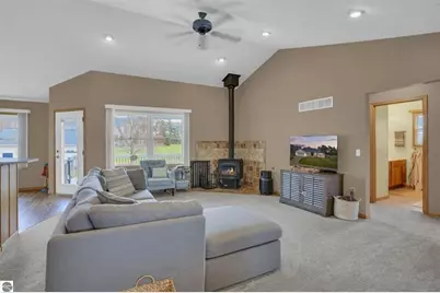 8965 S 35 Road, Cadillac, MI 49601 - Photo 10