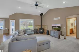 8965 S 35 Rd, Cadillac, MI 49601 - Photo 10