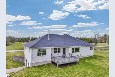 8965 S 35 Road, Cadillac, MI 49601 - Photo 2