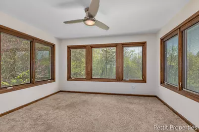 2160 Fox Ridge Drive NE, Grand Rapids, MI 49505 - Photo 8