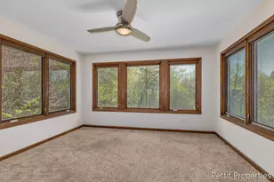 2160 Fox Ridge Dr NE, Grand Rapids, MI 49505 - Photo 8