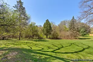 2160 Fox Ridge Dr NE, Grand Rapids, MI 49505 - Photo 30