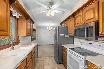 2160 Fox Ridge Drive NE, Grand Rapids, MI 49505 - Photo 10