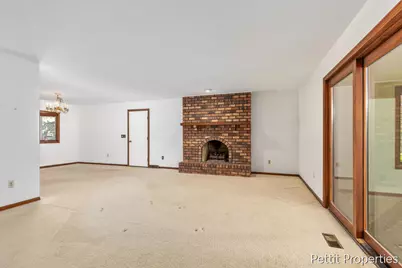 2160 Fox Ridge Drive NE, Grand Rapids, MI 49505 - Photo 6