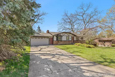2160 Fox Ridge Drive NE, Grand Rapids, MI 49505 - Photo 2