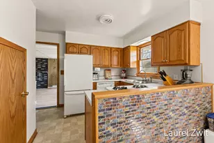 9189 Cook St, Montague, MI 49437 - Photo 18