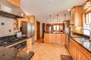 15 Pioneer St, Battle Creek, MI 49015 - Photo 8