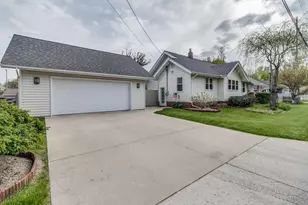 15 Pioneer St, Battle Creek, MI 49015 - Photo 4