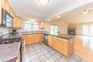 430 Cottonwood Ln, Saline, MI 48176 - Photo 10