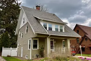 754 Oakridge Dr, Jackson, MI 49203 - Photo 2