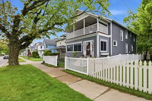 1012 Pearl St, Saint Joseph, MI 49085 - Photo 1