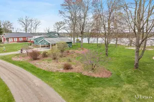 5330 Woodside Dr, Newaygo, MI 49337 - Photo 4