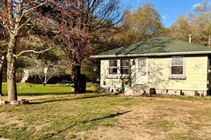 822 Mechanic St, Big Rapids, MI 49307 - Photo 2