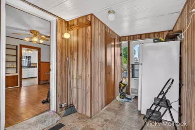 521 W Court Street, Hastings, MI 49058 - Photo 10