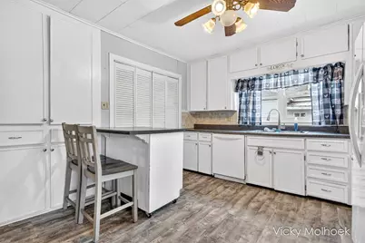 521 W Court Street, Hastings, MI 49058 - Photo 20