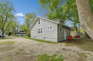1135 Lavette Ave, Benton Harbor, MI 49022 - Photo 16