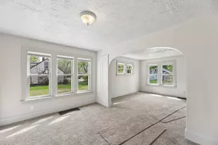 1135 Lavette Ave, Benton Harbor, MI 49022 - Photo 4