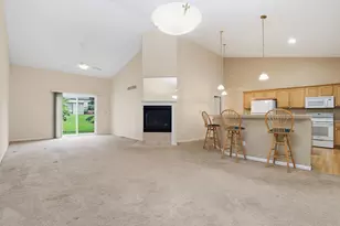 61015 Evergreen Ct, South Lyon, MI 48178 - Photo 6