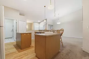 61015 Evergreen Ct, South Lyon, MI 48178 - Photo 10