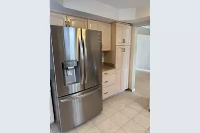 3550 Kings Point Drive, Troy, MI 48083 - Photo 8