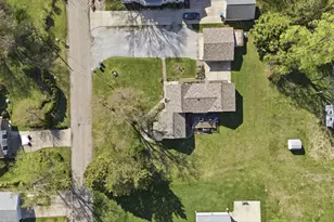 418 S Mayhew St, New Buffalo, MI 49117 - Photo 2