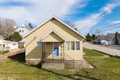 15 N Lakeshore Drive, Manistee, MI 49660 - Photo 1