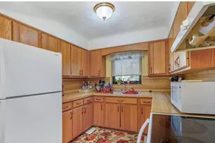19954 Woodcrest St, Harper Woods, MI 48225 - Photo 8