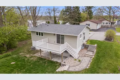 2037 Lakeview Drive, Brooklyn, MI 49230 - Photo 4
