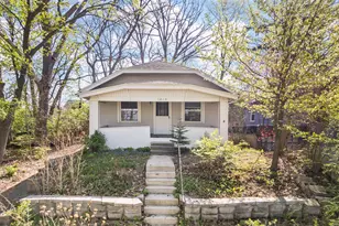 1215 Loeser Ave, Jackson, MI 49203 - Photo 2