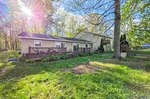 257 Edgewood Dr, Quincy, MI 49082 - Photo 8