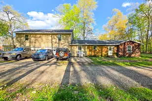 257 Edgewood Dr, Quincy, MI 49082 - Photo 1