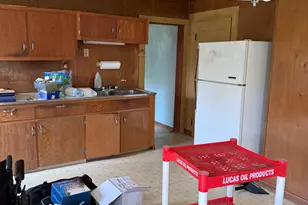 26 Fayette St W, Hillsdale, MI 49242 - Photo 10