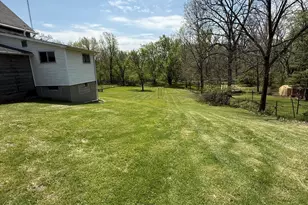 26 Fayette St W, Hillsdale, MI 49242 - Photo 24
