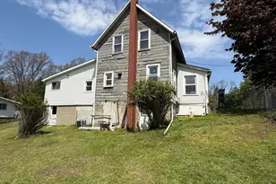 26 Fayette St W, Hillsdale, MI 49242 - Photo 22