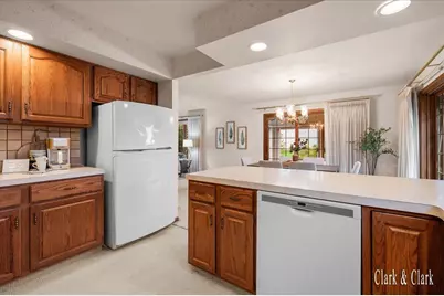 2220 Mission Hills Drive SE, Grand Rapids, MI 49546 - Photo 8