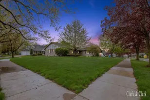 2220 Mission Hills Dr SE, Grand Rapids, MI 49546 - Photo 32