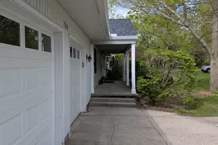 7852 State St, Brighton, MI 48116 - Photo 4