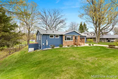 4405 Chippewa Trail, Fremont, MI 49412 - Photo 2