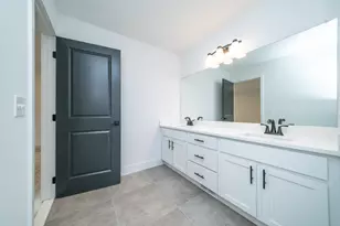 11200 Tremont Ln, Plymouth, MI 48170 - Photo 34
