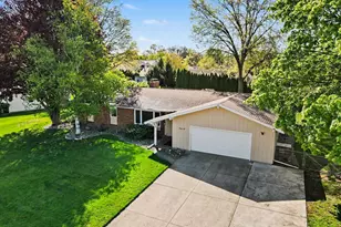 9419 Oakview Dr, Portage, MI 49024 - Photo 2
