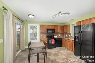 40 E Maple St NE, Cedar Springs, MI 49319 - Photo 8