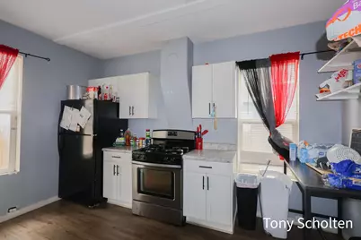 1351 Broadway Avenue NW, Grand Rapids, MI 49504 - Photo 12