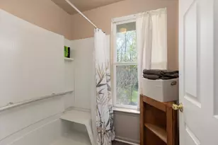 7641 Turrillium Ln, Waterford, MI 48327 - Photo 8