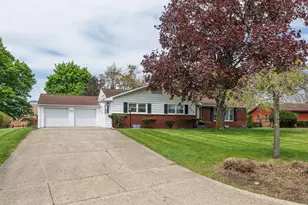 235 Central St, Battle Creek, MI 49017 - Photo 2