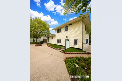 2200 Rossiter Place, Lansing, MI 48911 - Photo 4