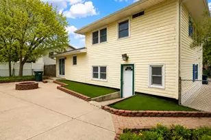 2200 Rossiter Pl, Lansing, MI 48911 - Photo 4