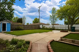2200 Rossiter Pl, Lansing, MI 48911 - Photo 8