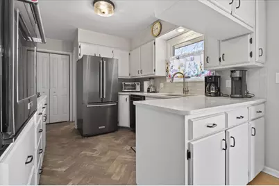 2821 Lakeview Avenue, Saint Joseph, MI 49085 - Photo 10