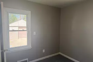 19421 Elkhart St, Harper Woods, MI 48225 - Photo 12